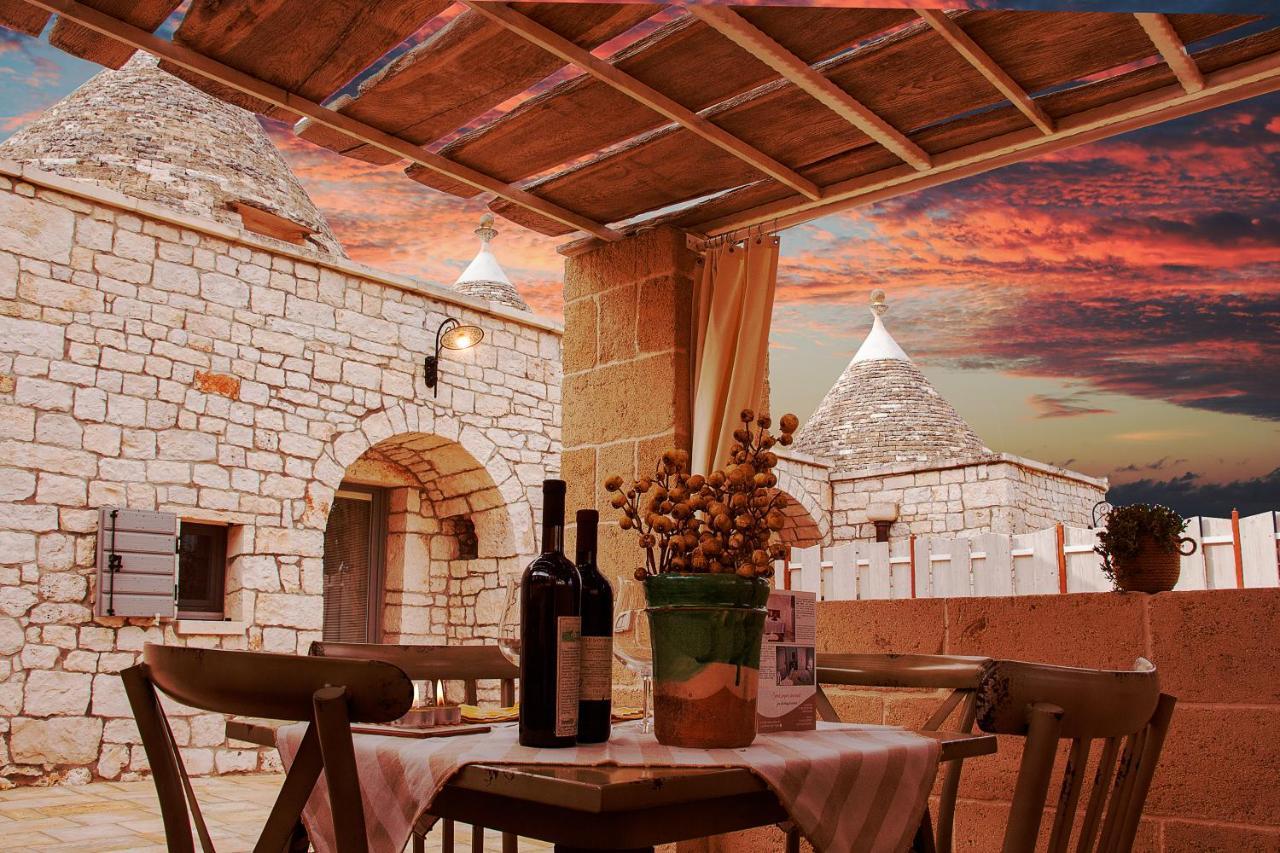 Navolte Trulli E Quiete Con Piscina Villa Locorotondo Exterior photo