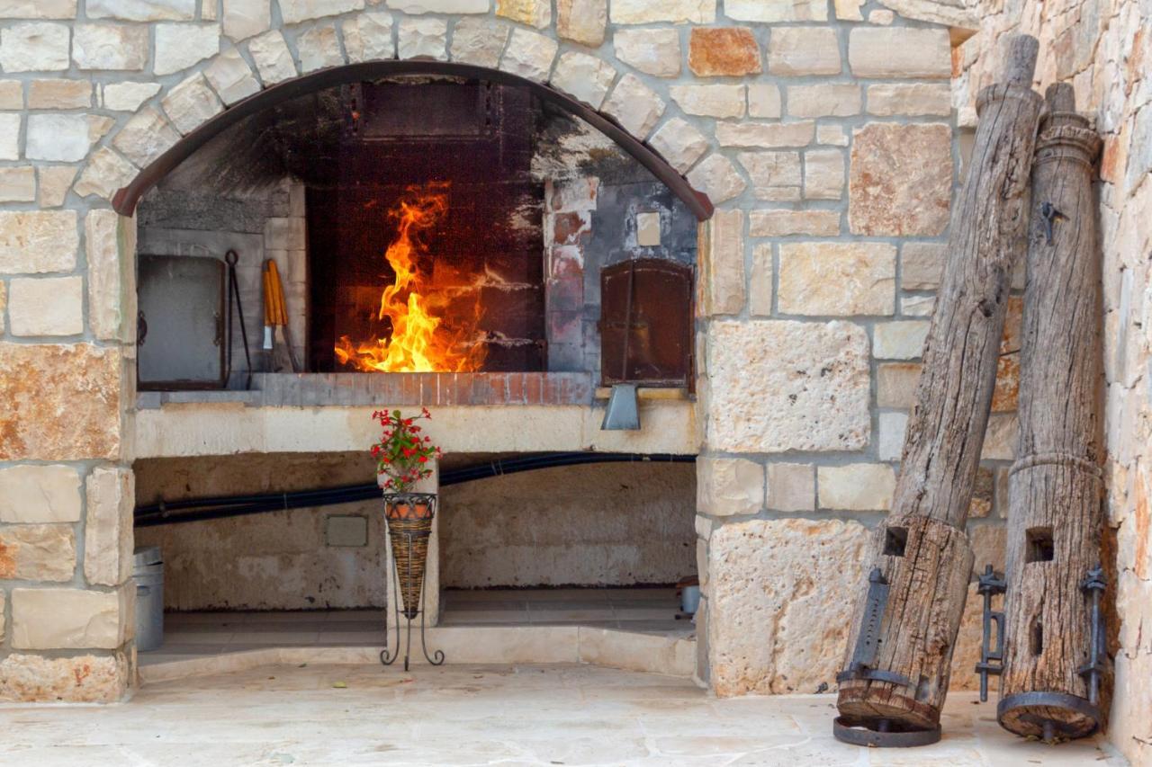 Navolte Trulli E Quiete Con Piscina Villa Locorotondo Exterior photo
