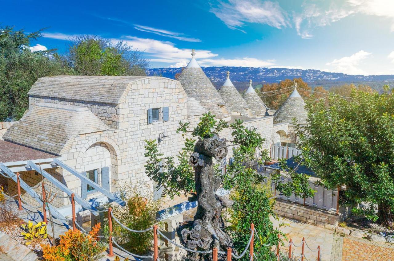 Navolte Trulli E Quiete Con Piscina Villa Locorotondo Exterior photo