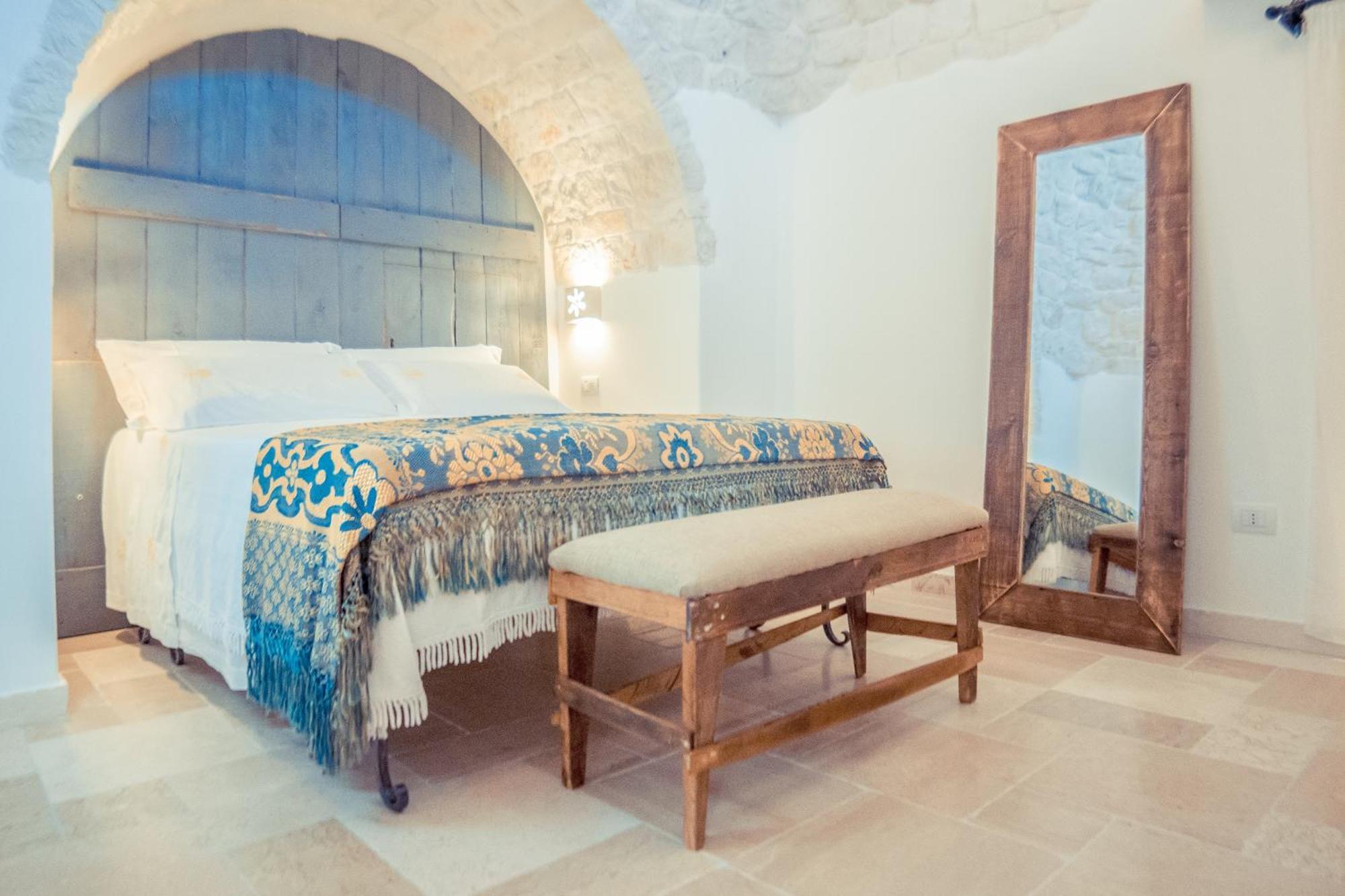 Navolte Trulli E Quiete Con Piscina Villa Locorotondo Exterior photo