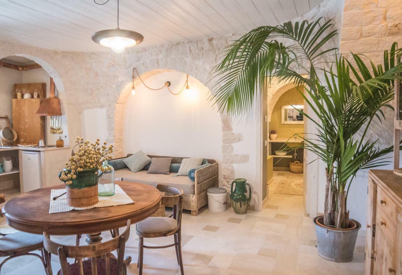 Navolte Trulli E Quiete Con Piscina Villa Locorotondo Exterior photo